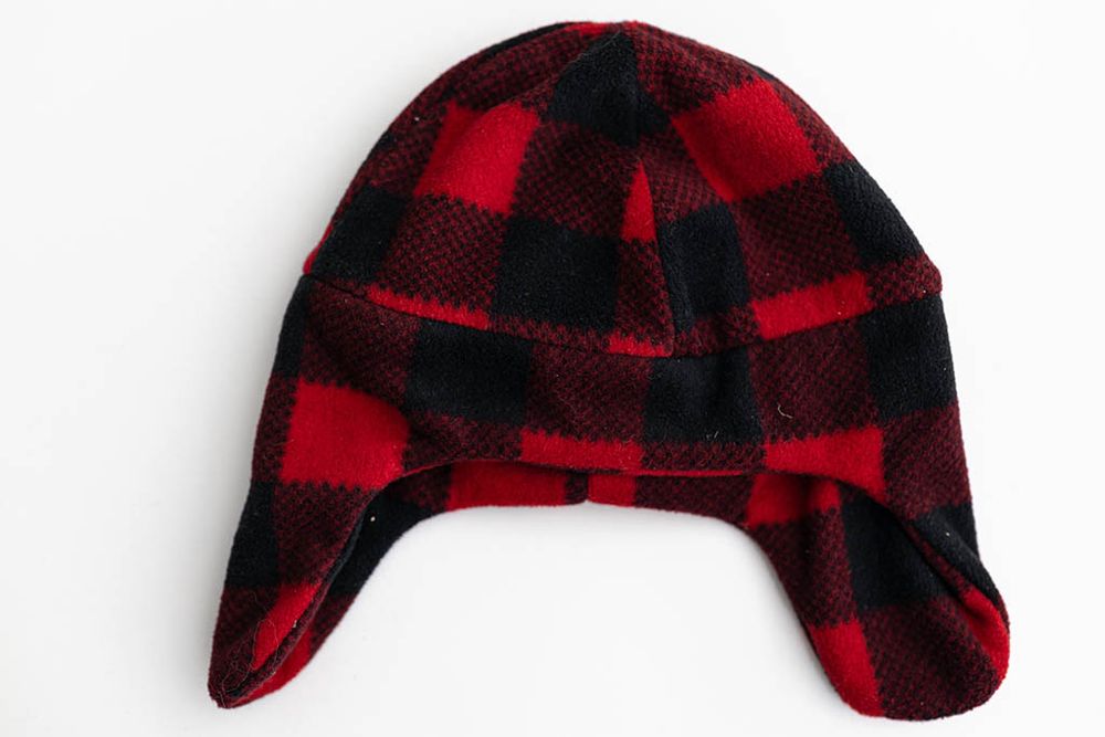 Baby boys red and black buffalo plaid fleece trapper hat for kids.