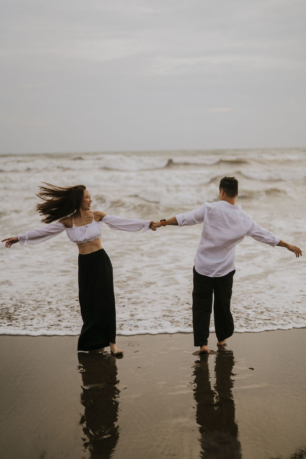 Romantic couple photoshoot in Bali at Batu Bolong beach