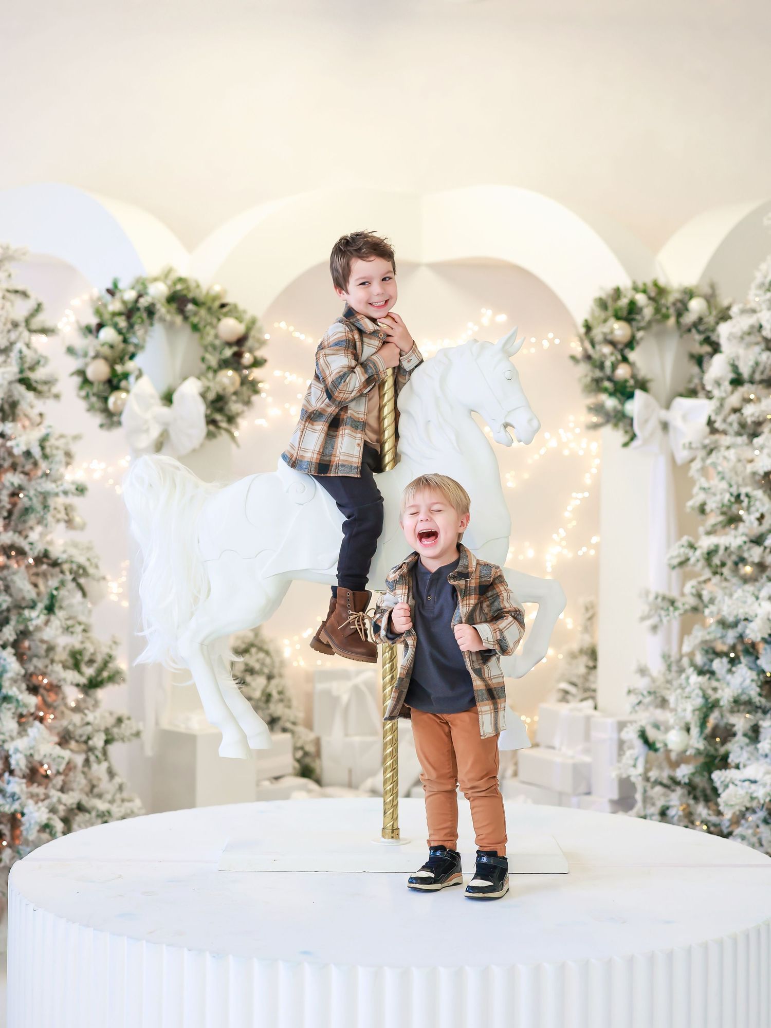 Christmas mini photography sessions in Toronto.