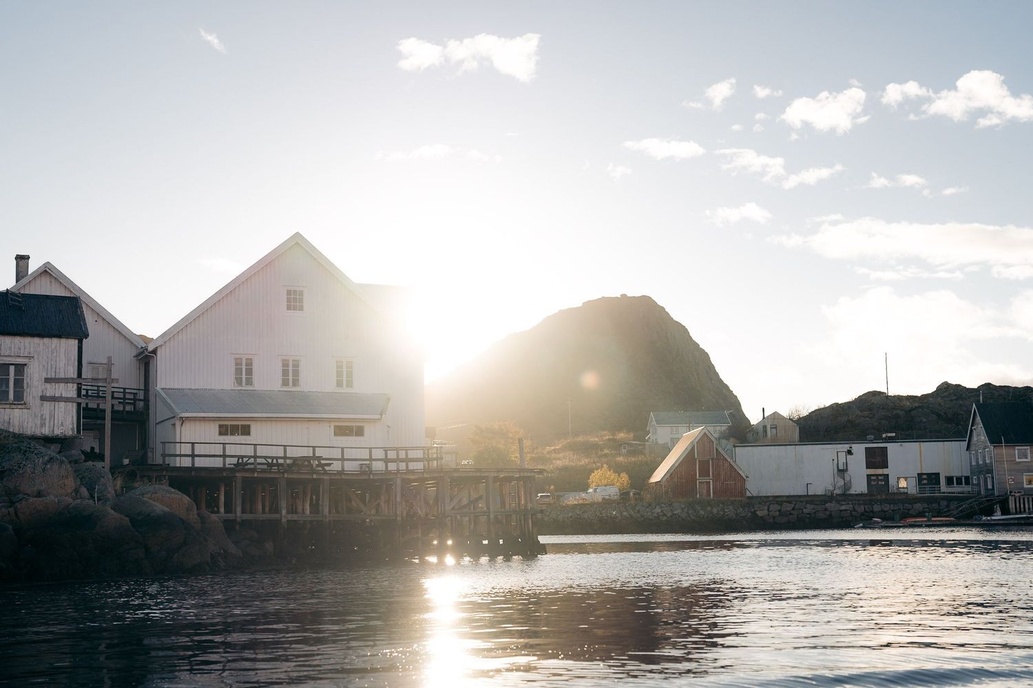 port de skrova au lever du soleil