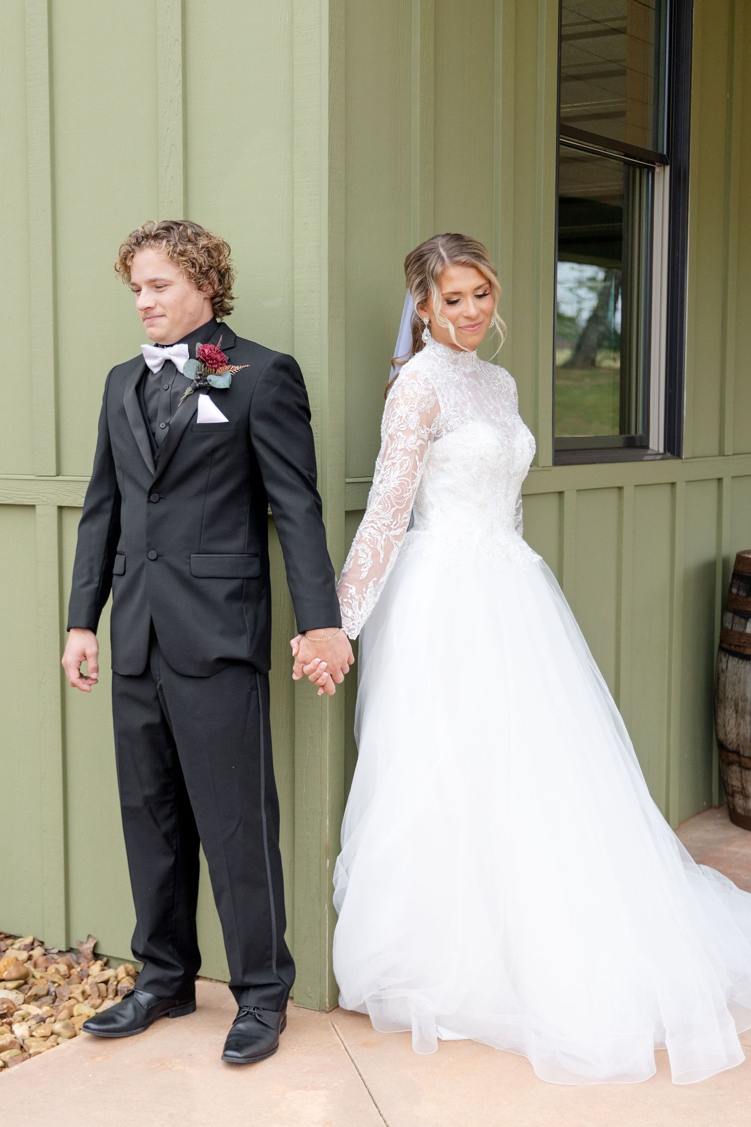 Light and airy wedding photography by Julia and Sean Photography, husband-and-wife photographers serving joyful brides in Dayton, Cincinnati