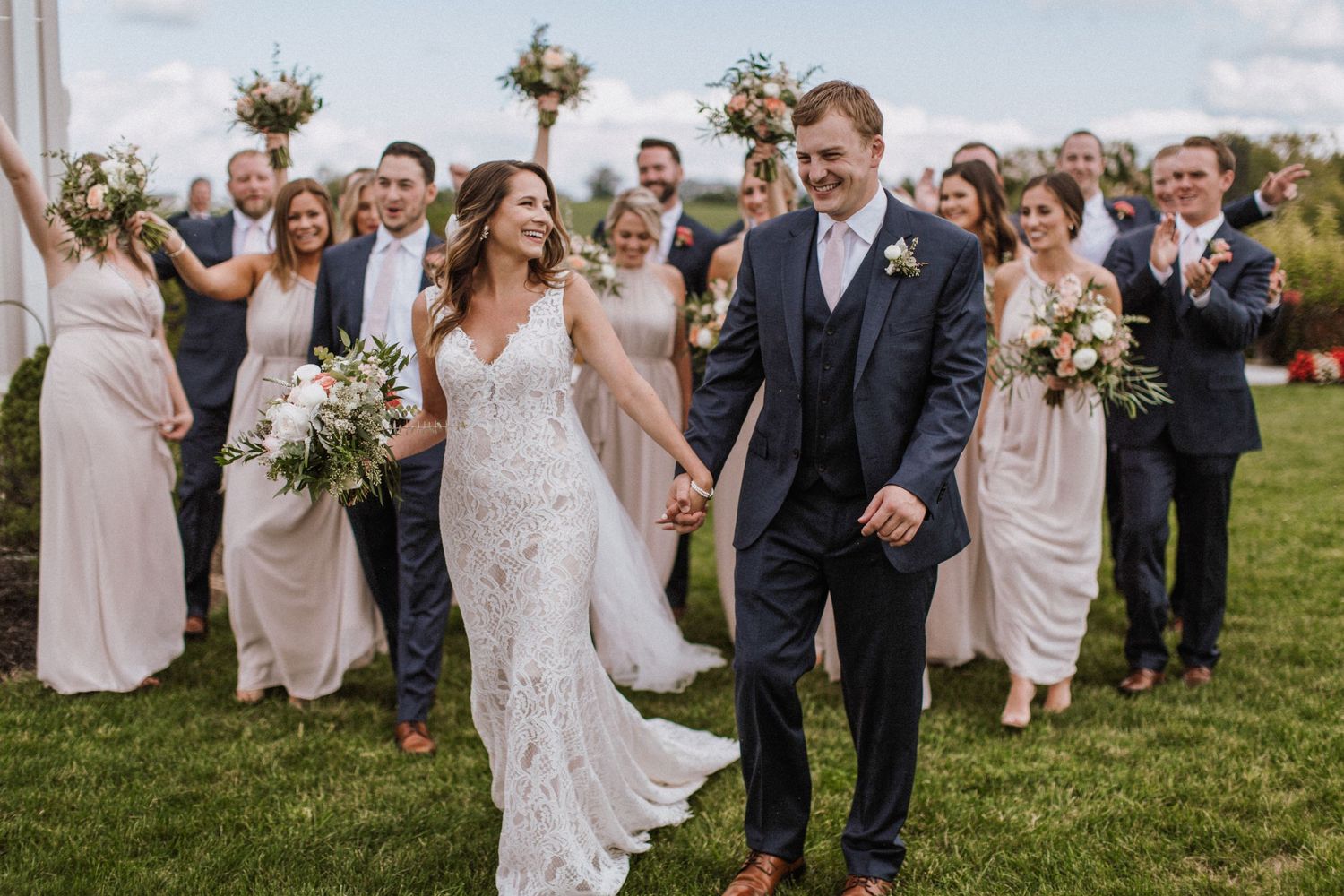 Alexa + Peyton | © Carly Arnwine Photography | Shadow Creek | Purcellville, Virginia | Erin Sellers | Dragonfly Events | Fluffy Thoughts