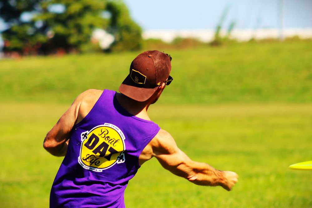 disc golf action shot Fayetteville, TN Don Davidson Park