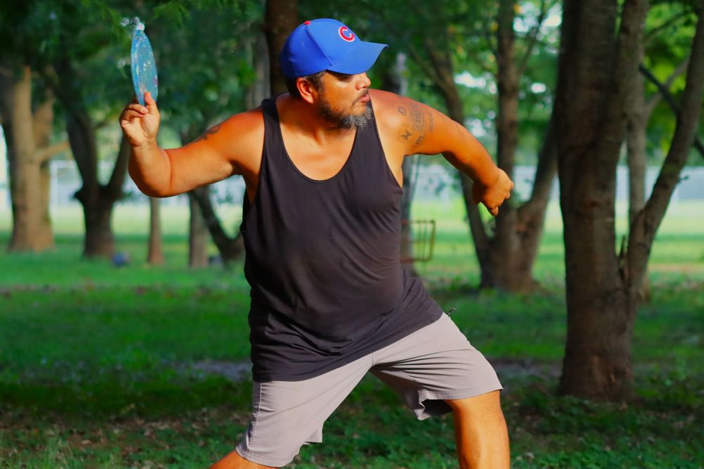 disc golf action shot Fayetteville, TN Don Davidson Park