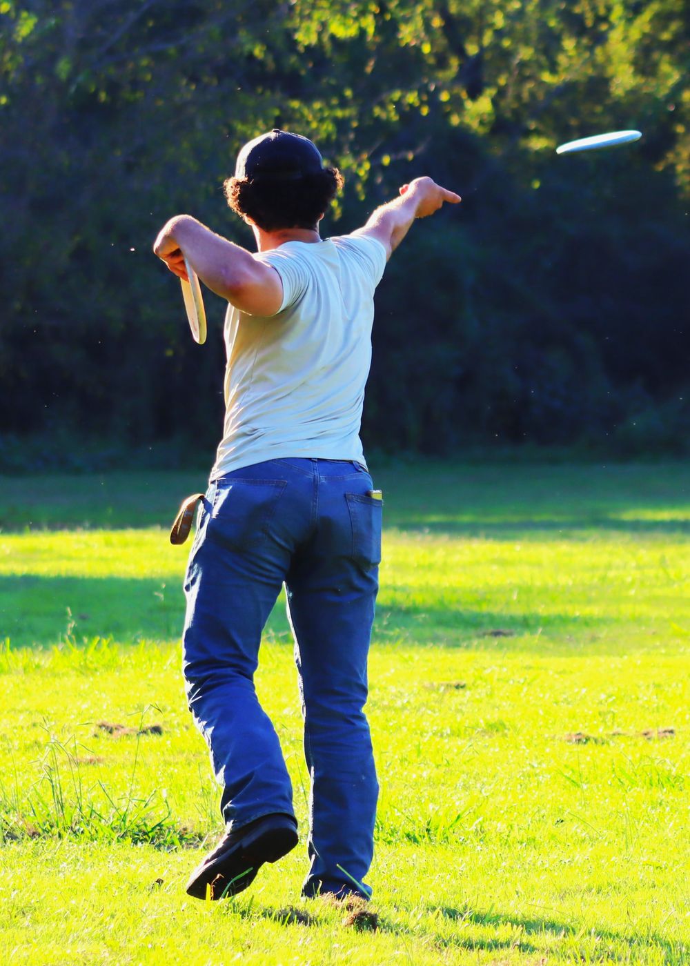 disc golf action shot Fayetteville, TN Don Davidson Park
