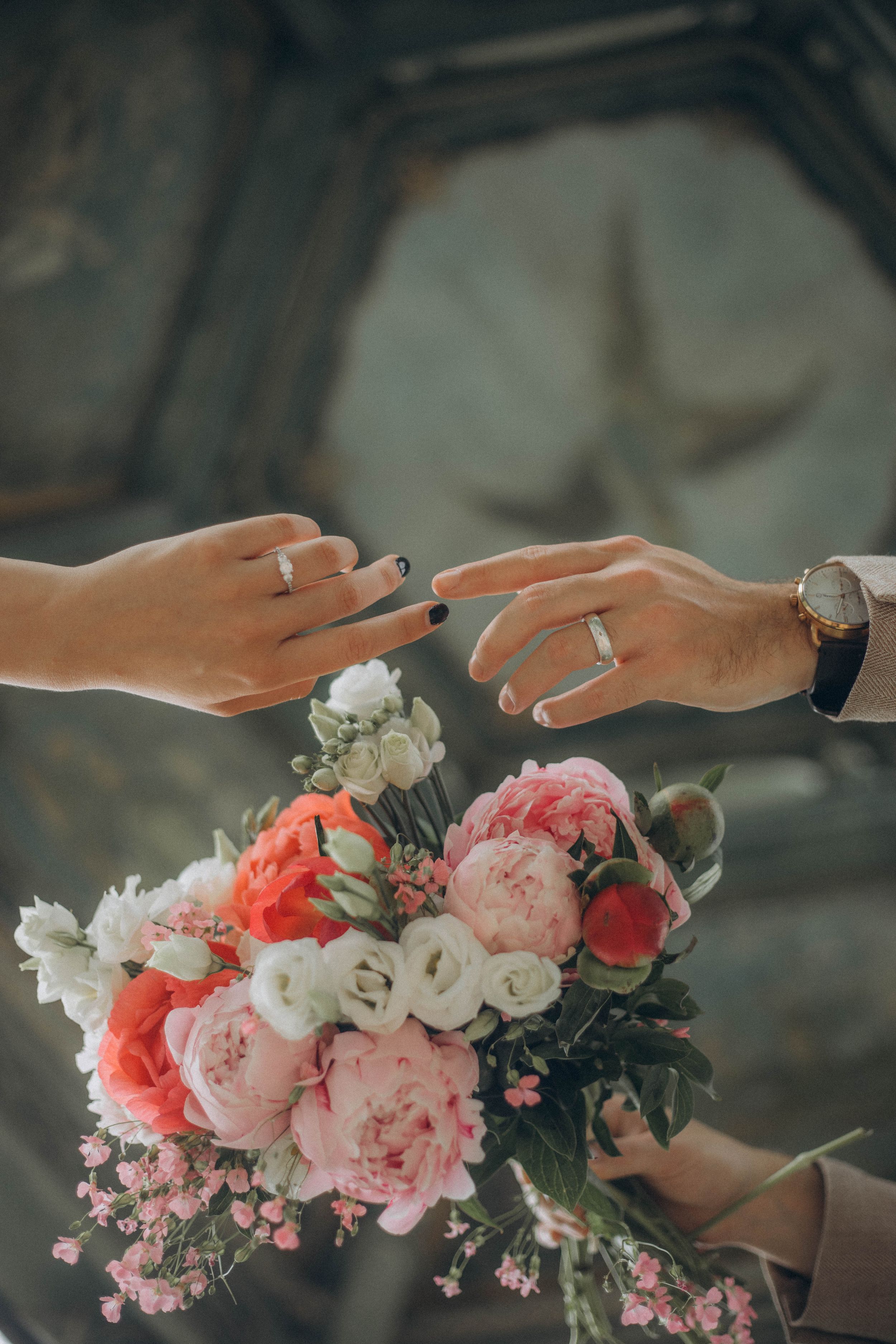 Wedding photoshoot at Parc de Bagatelle Paris