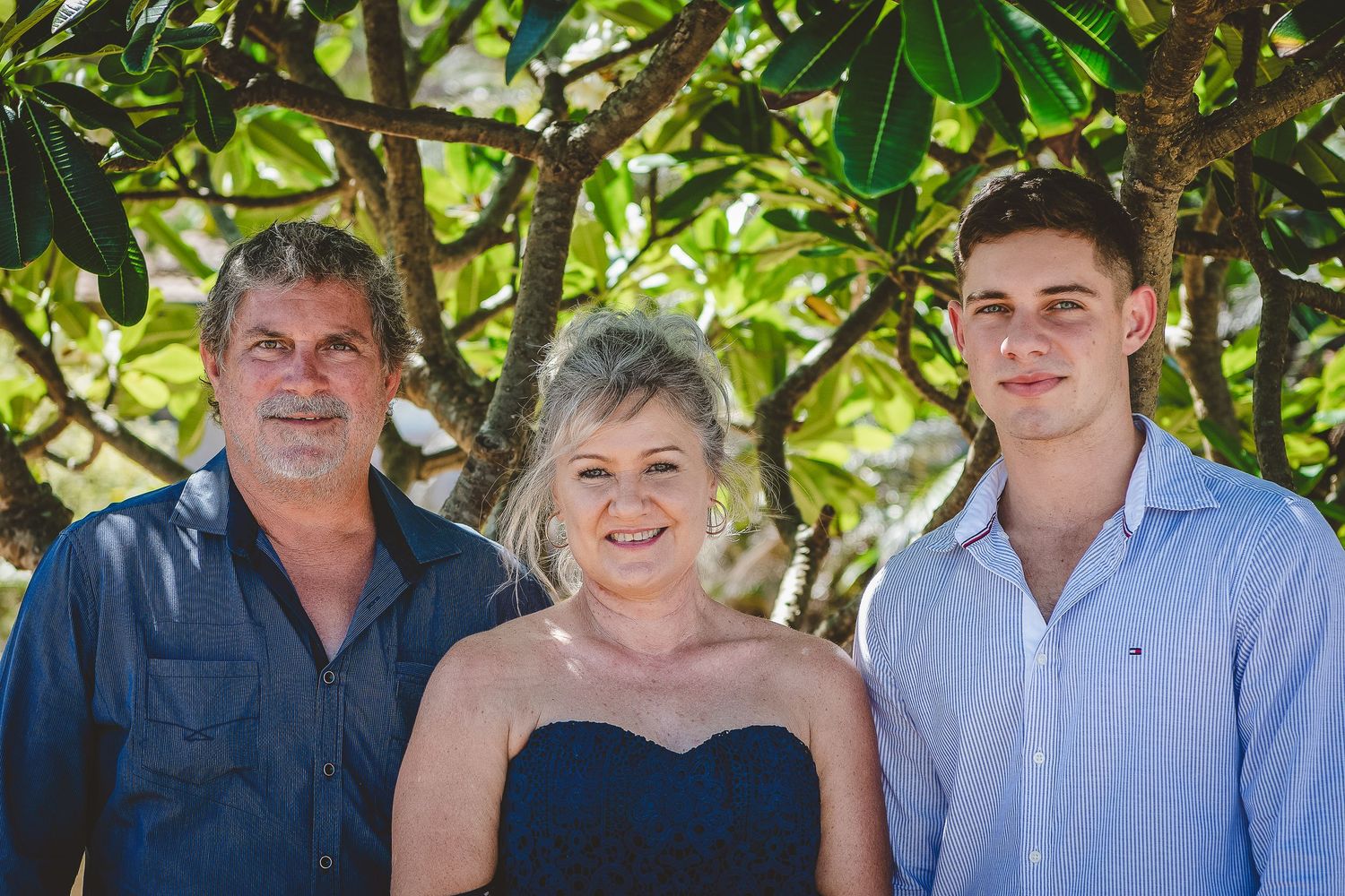 Outdoor Darwin family photoshoot with relaxed natural family portraits captured by C & S Imagery across Greater NT.