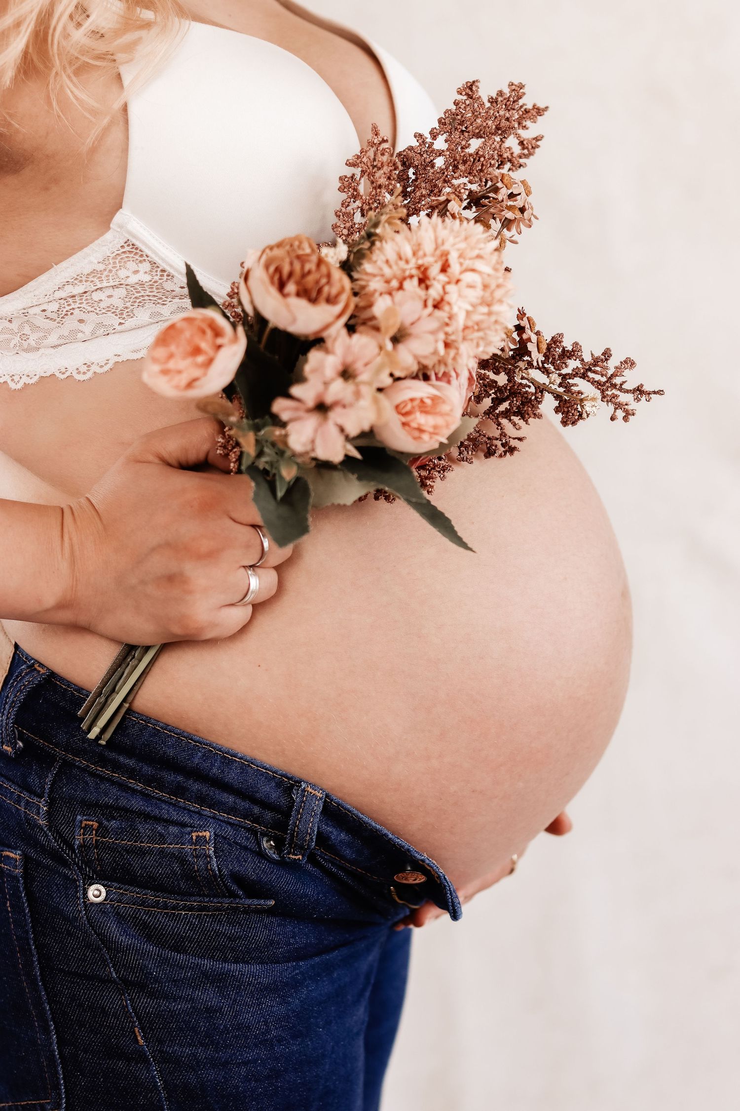 Babybauchshooting, Schwangerenfotografie, Familienfotografie in München, Erding und Umgebung, Familien fotoshooting, indoor und outdoor