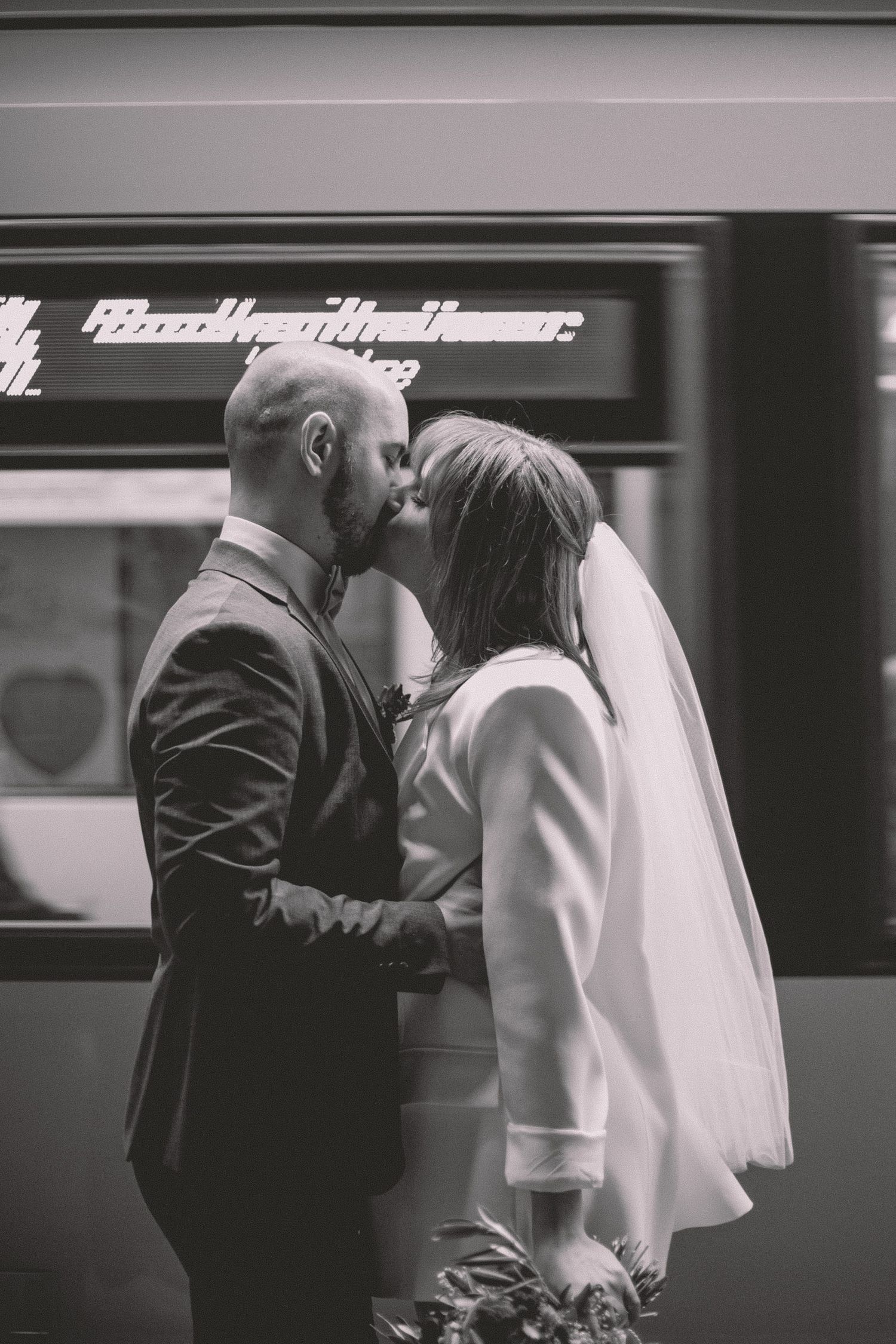 IL Photography Hochzeitsbegleitung Amelie & Christian u-bahn