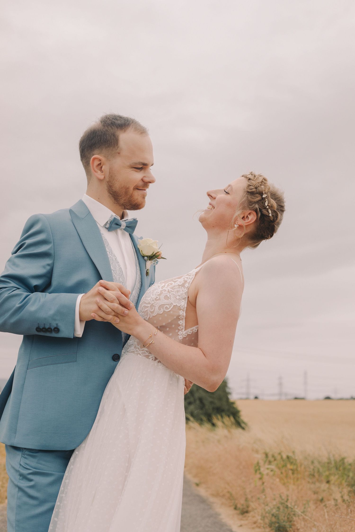 IL Photography Hochzeitsbegleitung Marie & Freddie dress field