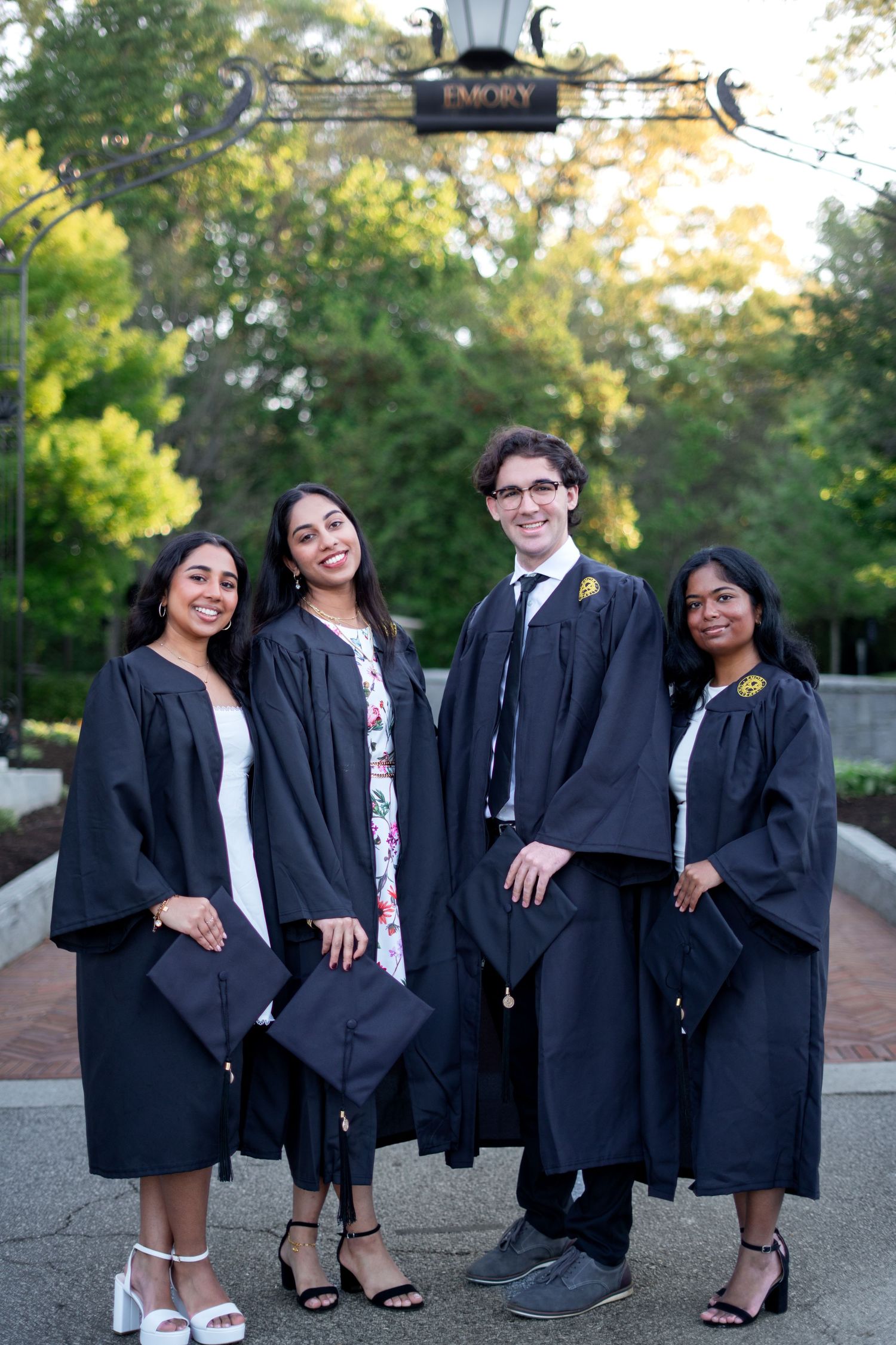 Kennesaw State group grad photographer in atlanta Georgia booking graduation portrait sessions before commencement