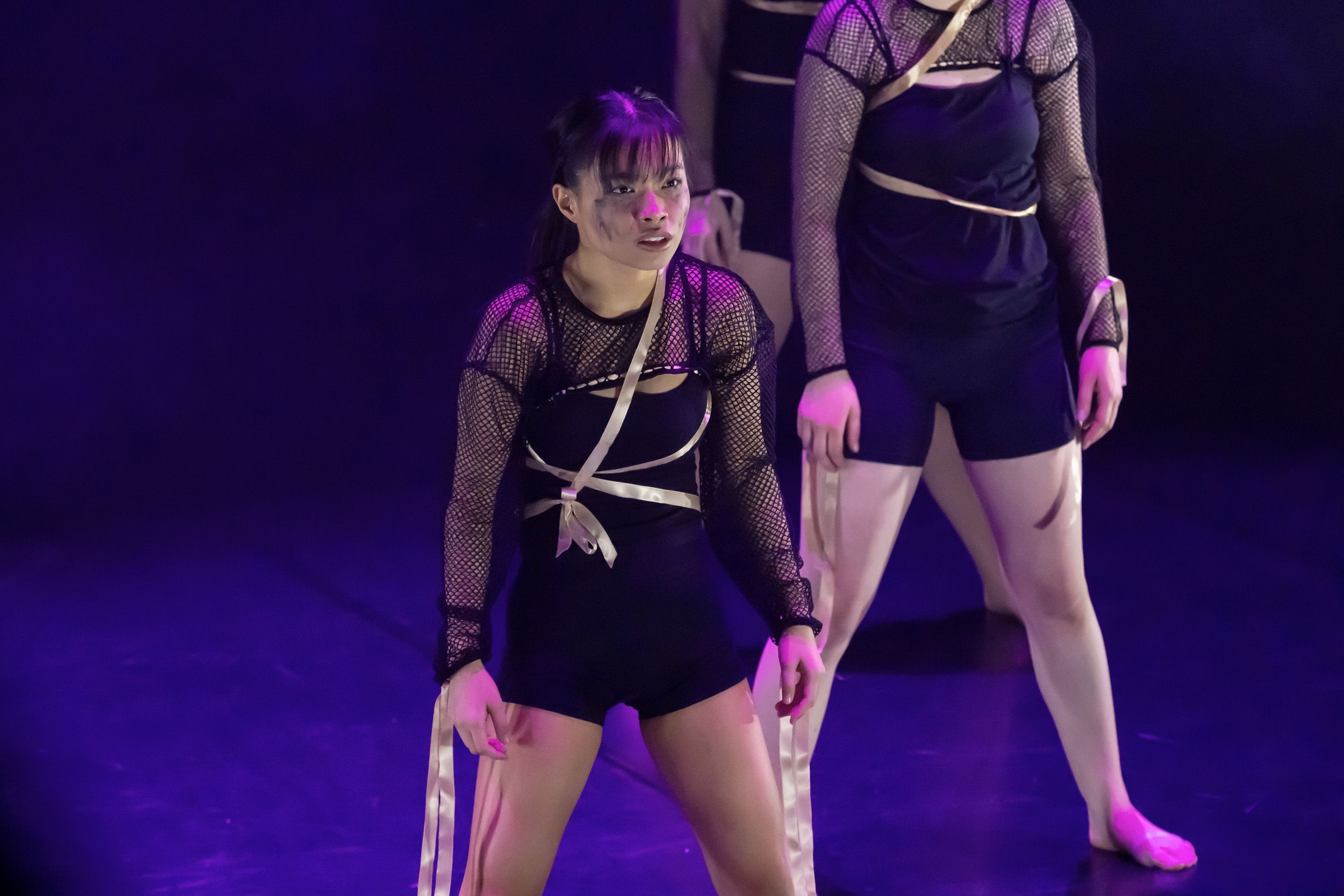 Dans vid KAU (Dansåret och danspedagogiska året på Karlstads universitet) Vårshow 2026 med Systerskap av Karin Lilja. Fotograf Rebecca Nordi