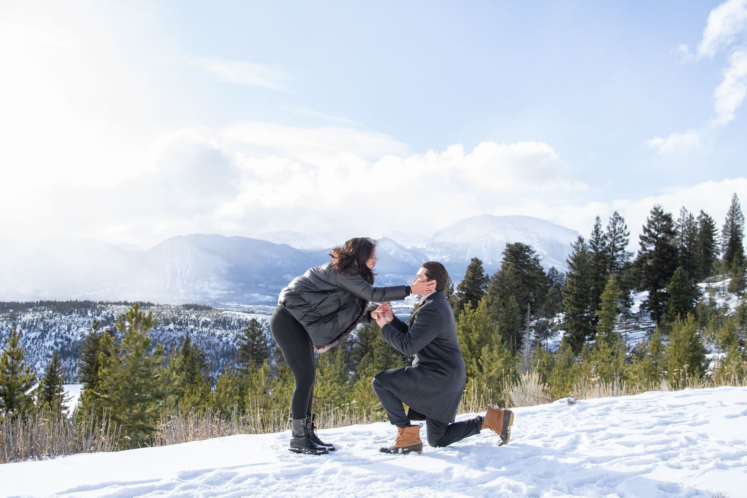 Winter proposal at Sapphire Point Colorado with cute and fashionable engagement photos afterwards.