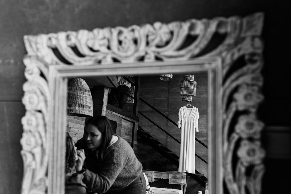 black and white photo of wedding dress at herdade do moinho novo
