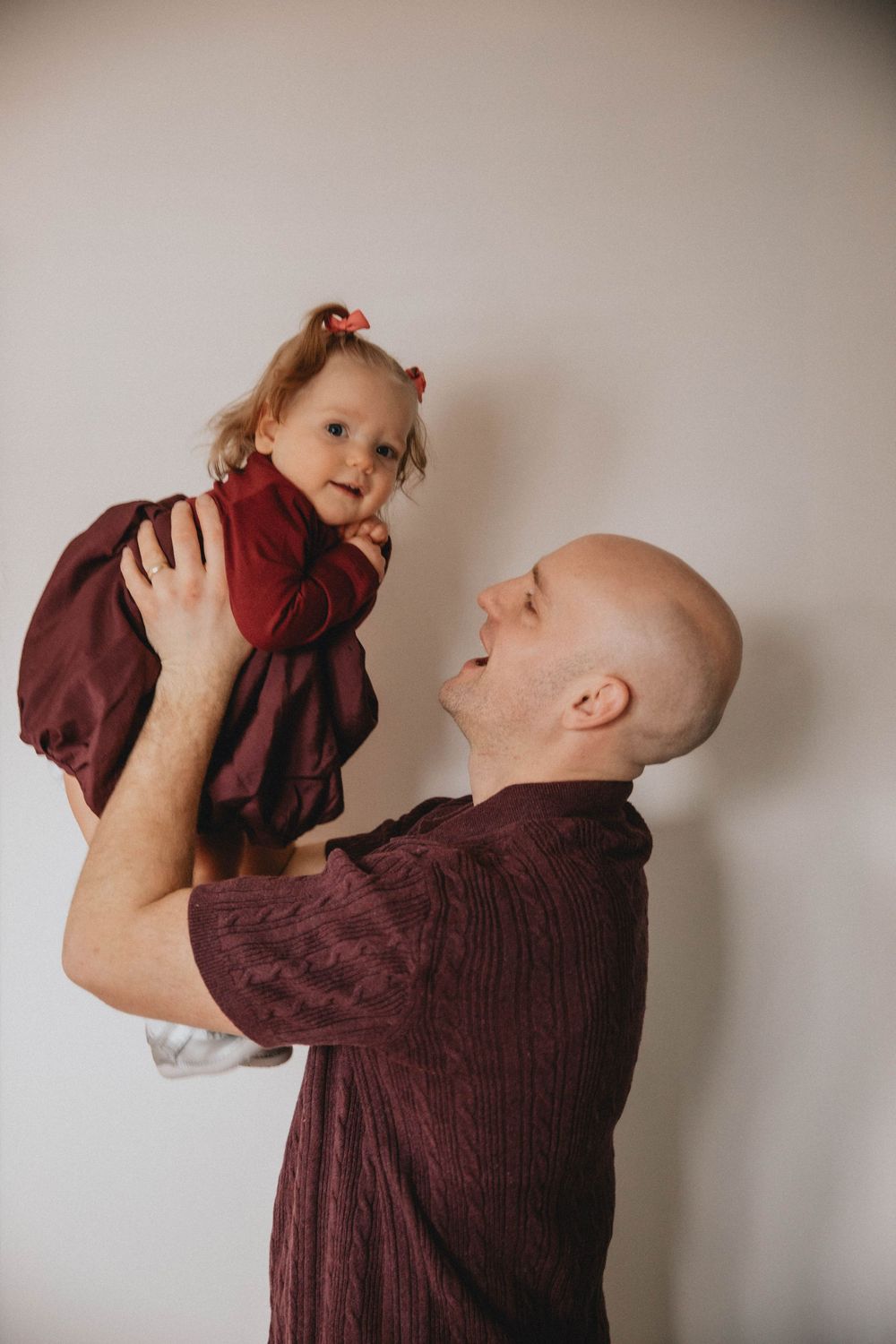 blairsville pa photographer, in home lifestyle portraits, one year old, family portraits, indiana pa, pittsburgh photog, moody, natural
