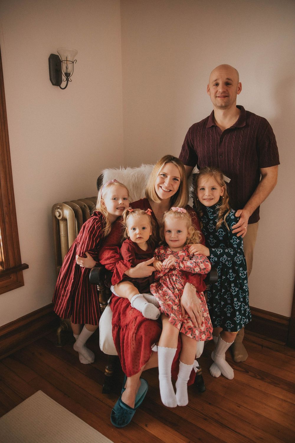 blairsville pa photographer, in home lifestyle portraits, one year old, family portraits, indiana pa, pittsburgh photog, moody, natural
