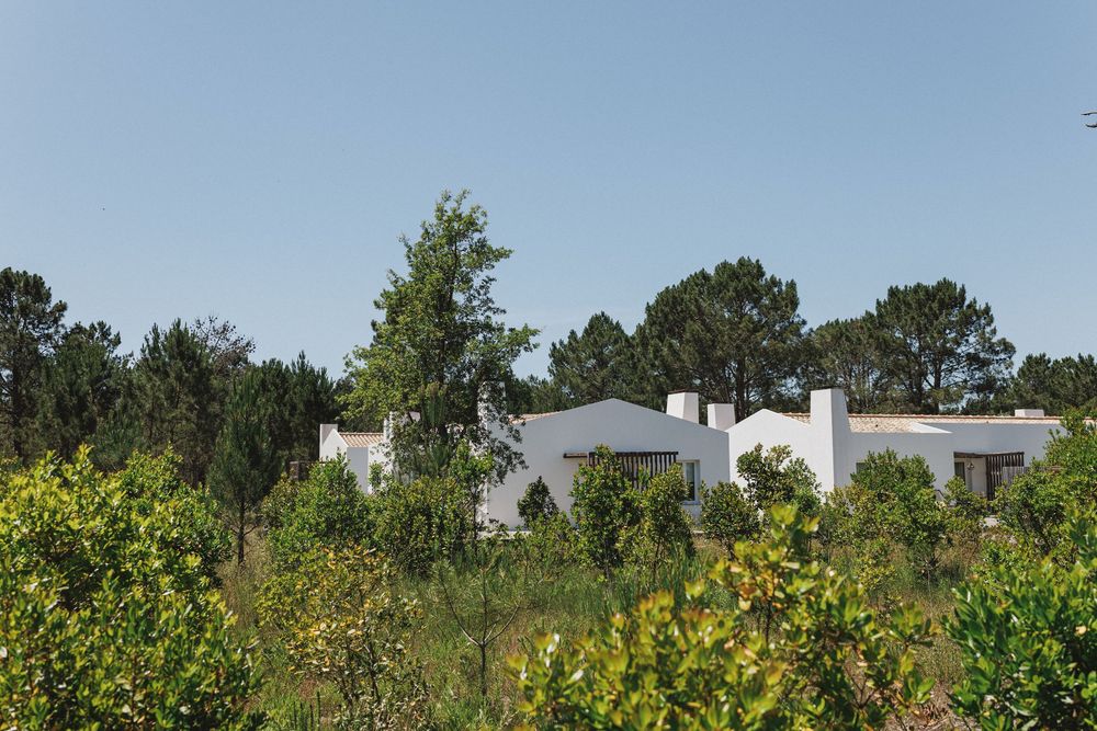 Whitewashed buildings at Craveiral Farmhouse in Portugal