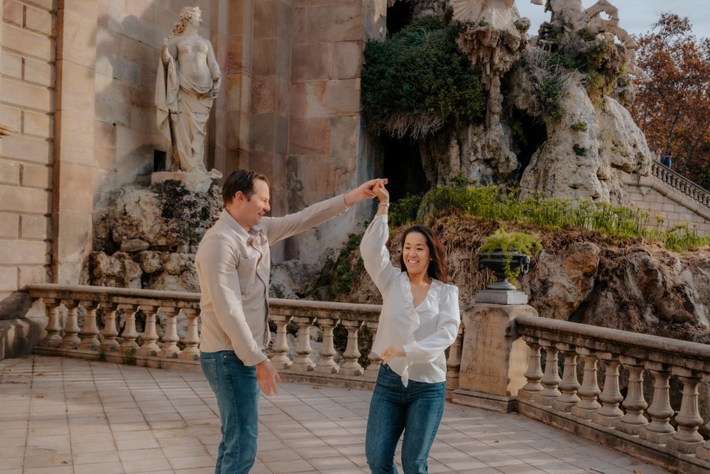 Joyful laughter winter morning Ciutadella Barcelona Engagement photoshoot Barcelona BarcelonaLoversPH