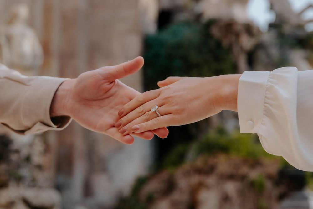 Romantic kiss overlooking fountain terrace Engagement photoshoot Barcelona BarcelonaLoversPH