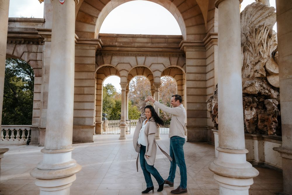 Loving hand detail engagement ring Ciutadella Engagement photoshoot Barcelona BarcelonaLoversPH