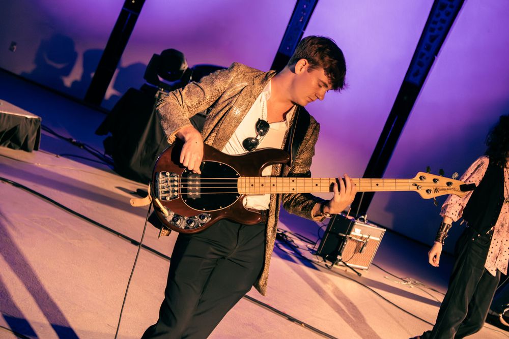 ICON 8