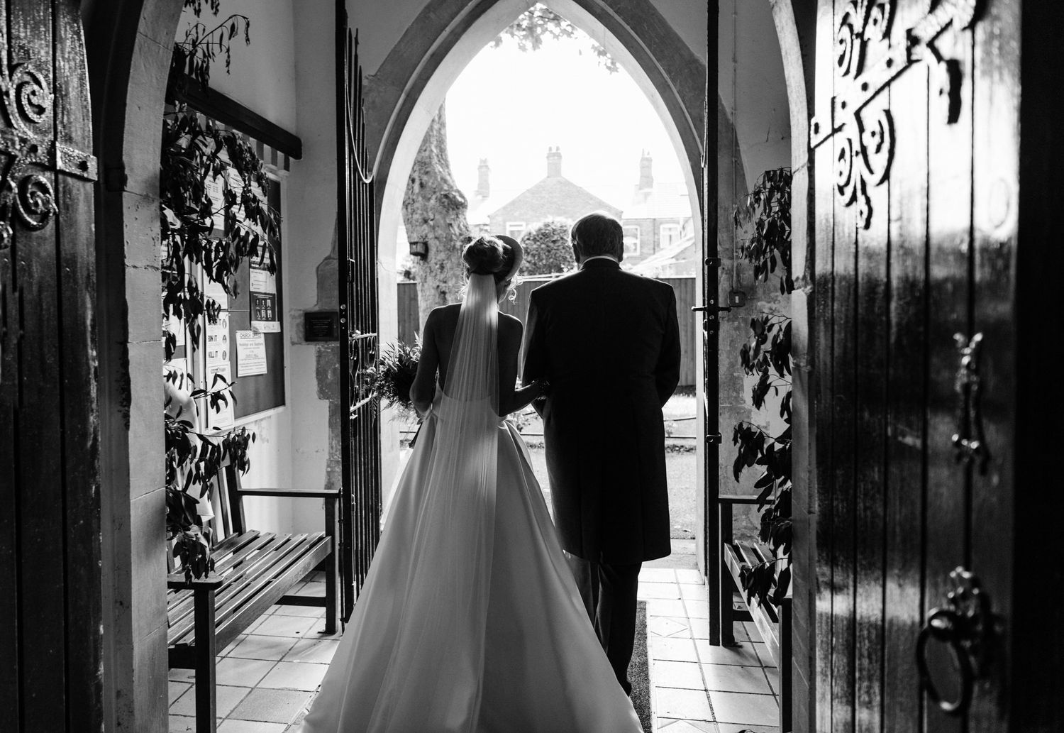 candid romantic atmospheric wedding photography by Rose and Rainbow Photography