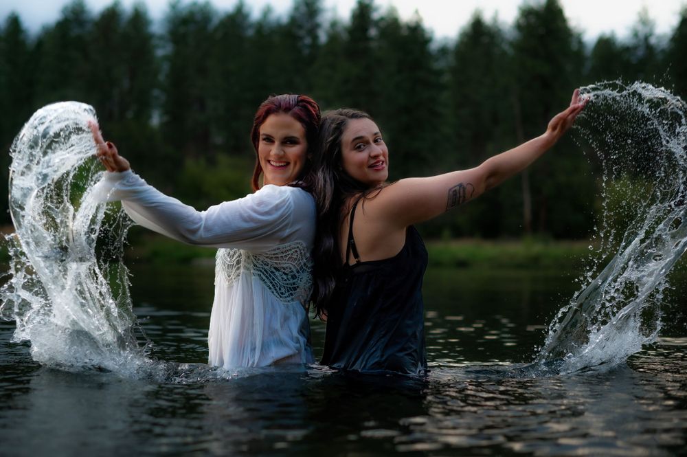A water themed photoshoot take in the summer in the Spokane River in Spokane Washington by Jessica Rae Photography.