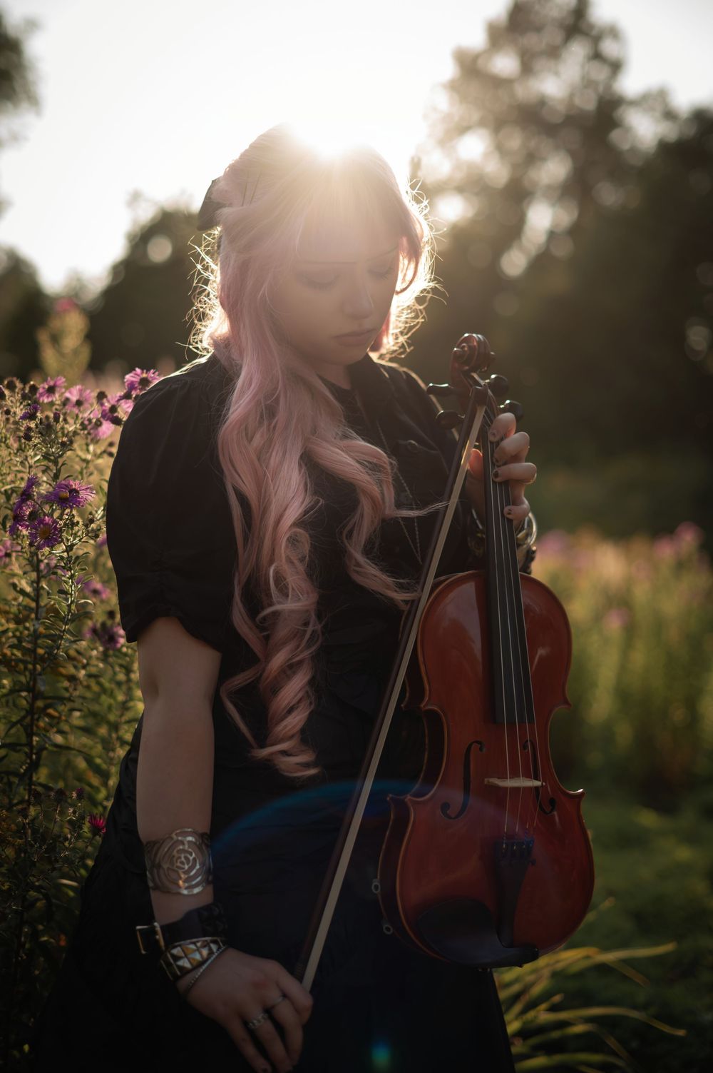 Dreamy senior photos done at golden hour in Spokane Washington Manito Park.