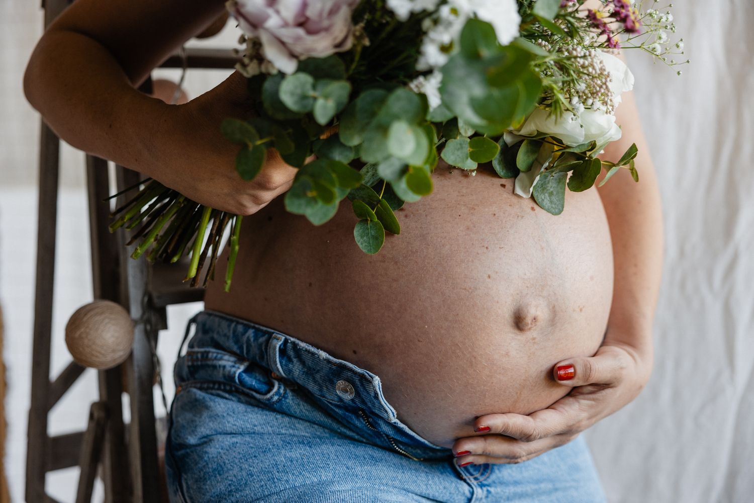 Photographe de grossesse a Lille : un guide pour preparer ta mini seance solo