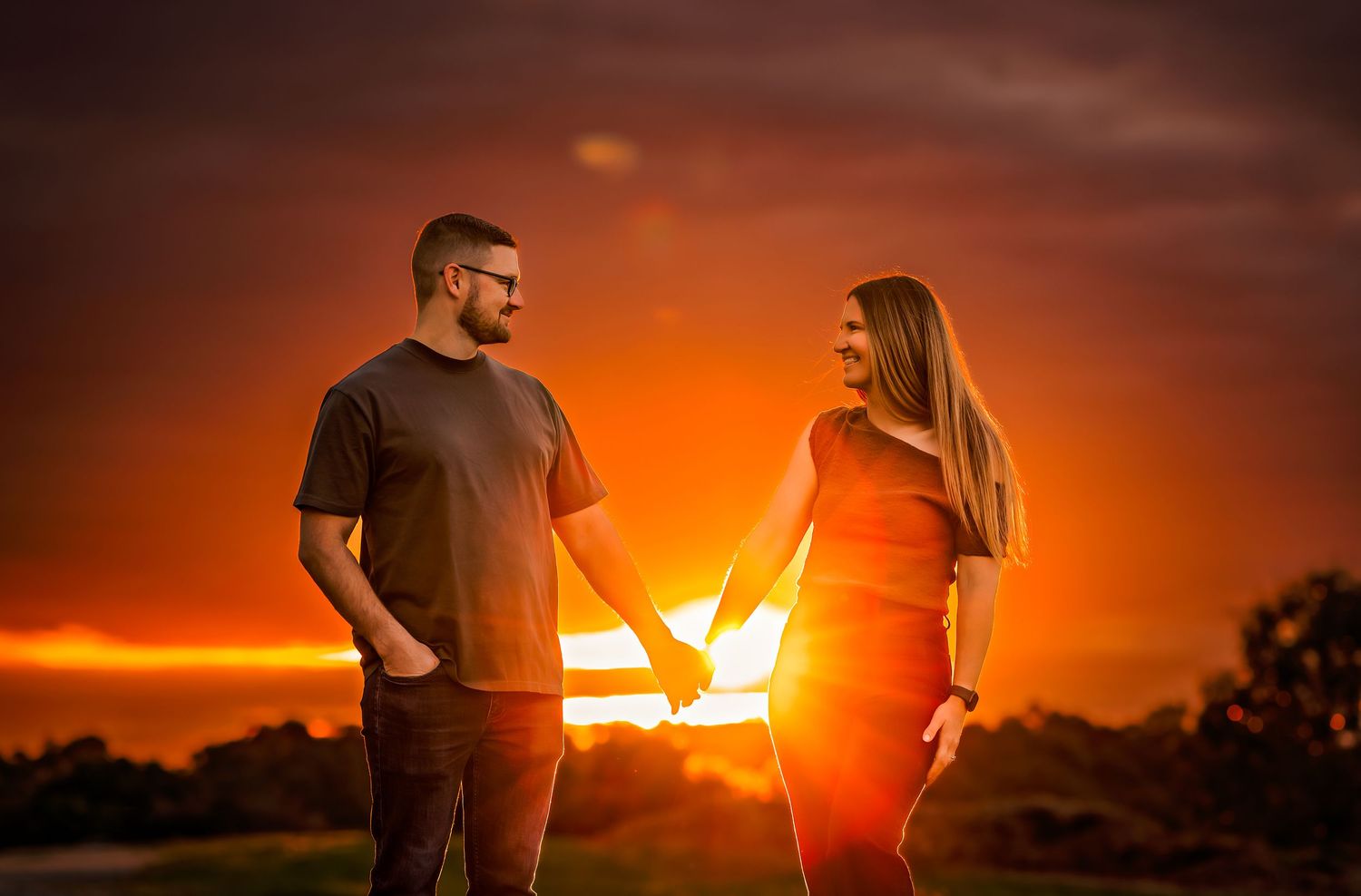 Couples sunset photo in Shepparton, Goulburn Valley - By Nikolina Photography.