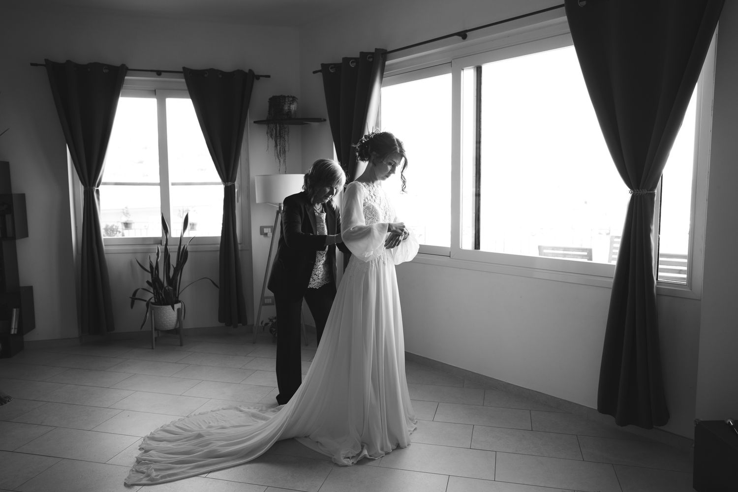 sposa preparativi luce finestra matrimonio imperia
