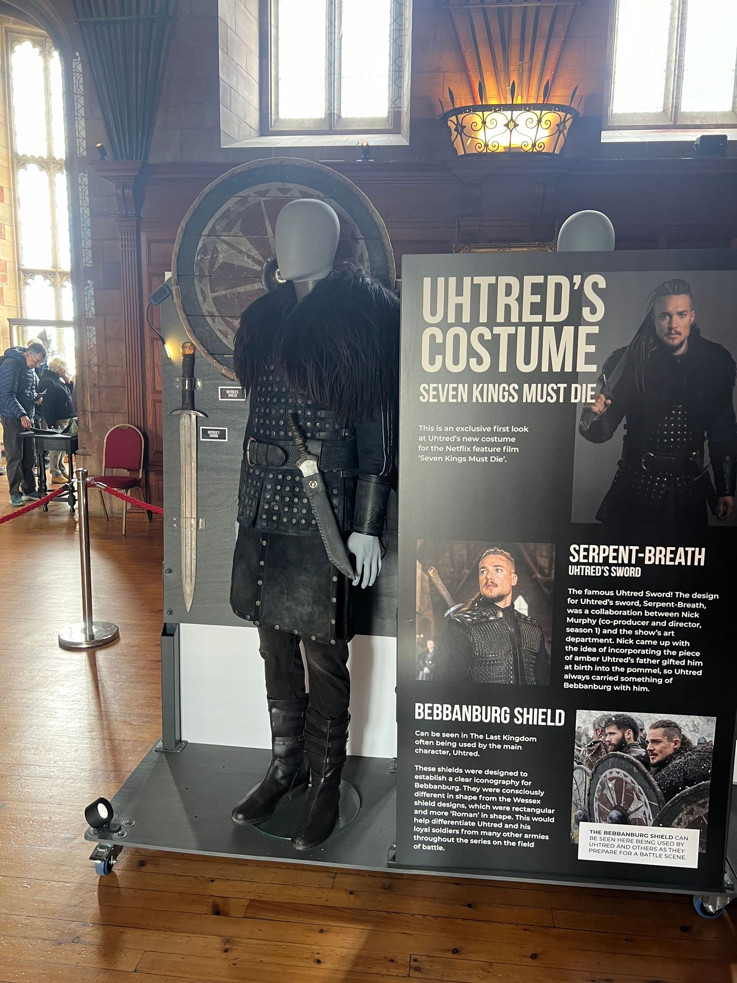 Photo du costume utilisé pour le personnage de Uthred lors du tournage de la série "The Last Kingdom" - Chateau de Bamburgh