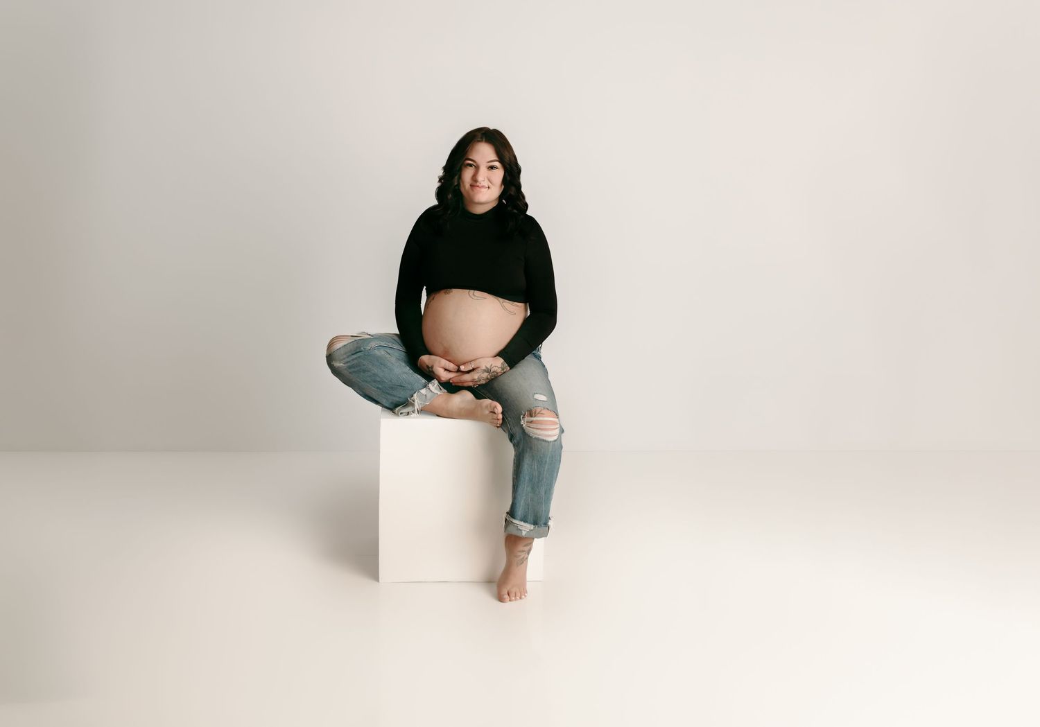southern Ohio professional maternity photo in studio