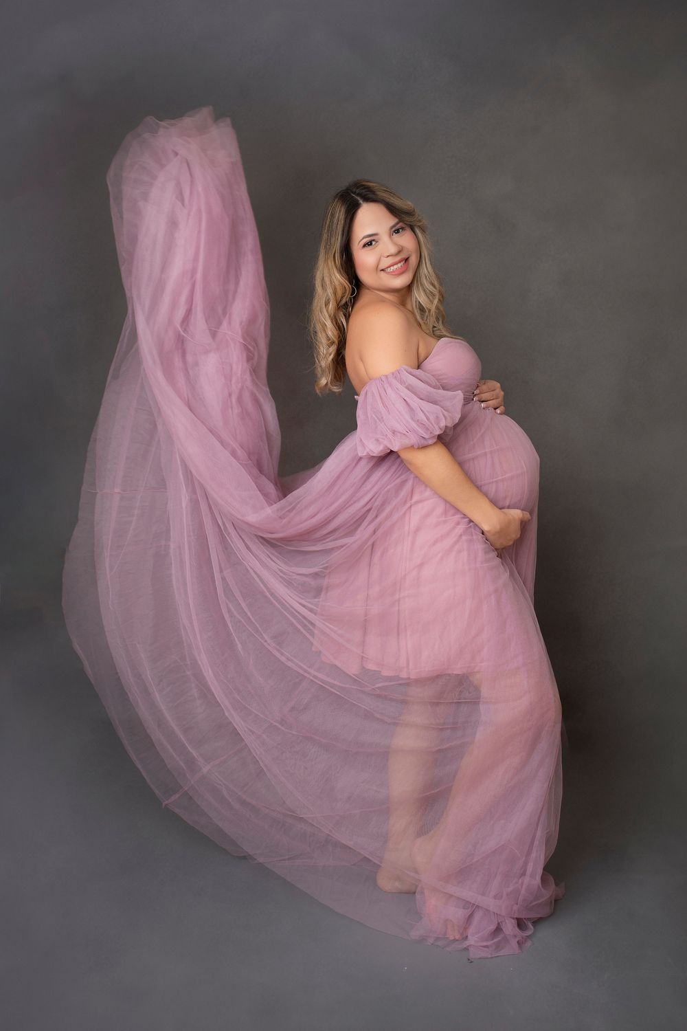 Maternity photoshoot baby bump in Snaith