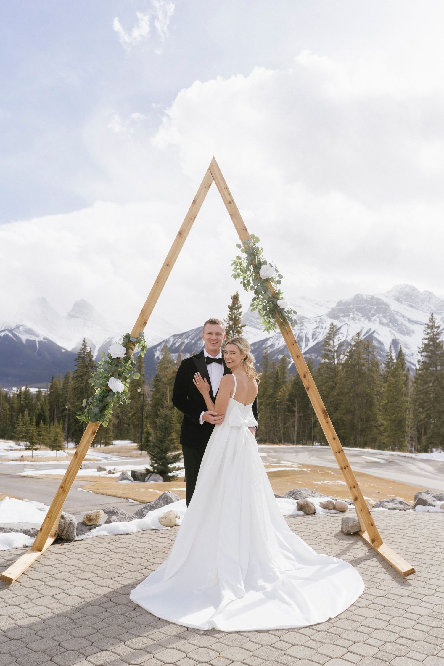 Silvertip Resort Canmore Wedding
Silvertip Resort Canmore Wedding Photographer
Engine Bridge Canmore