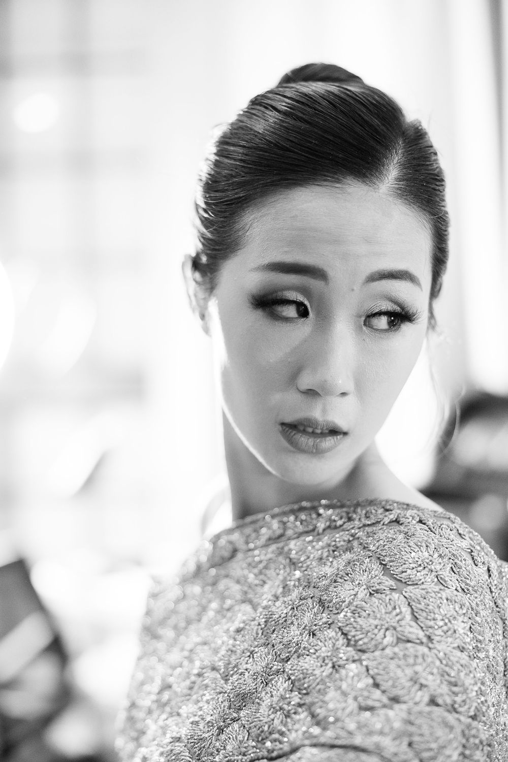 bride and groom in traditional Chinese attire