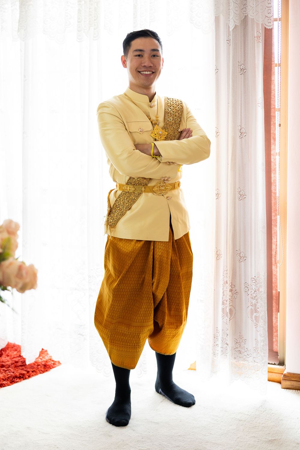 bride and groom in traditional Chinese attire