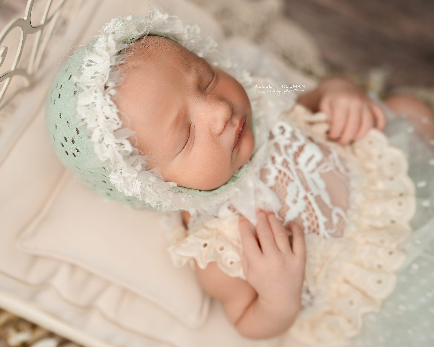Newborn photography studio located in between Atlanta, Georgia and Birmingham, Alabama with full service photo studio.