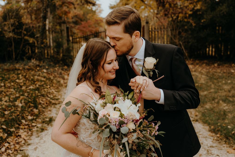 Fall wedding at the Preserve at Dundee in Richmond Virginia