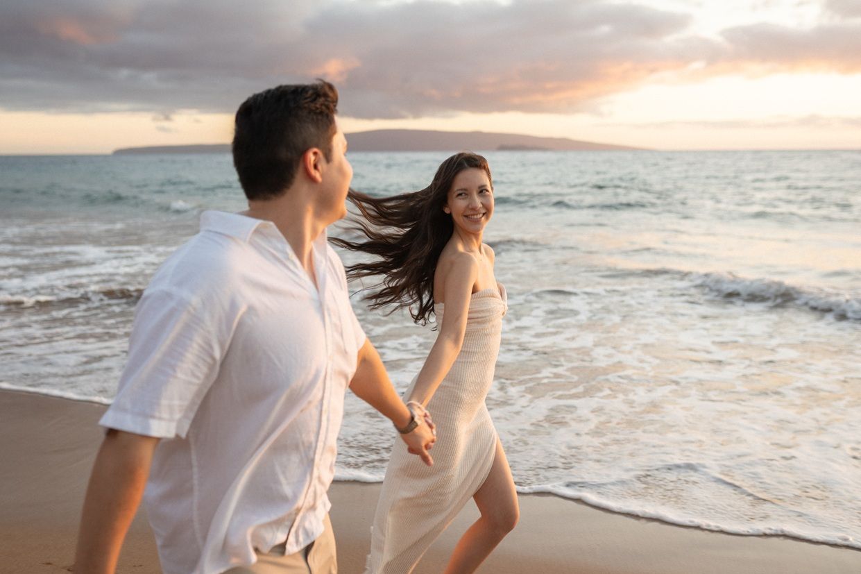 Proposal engagement couple sunset photo at Wailea Maui