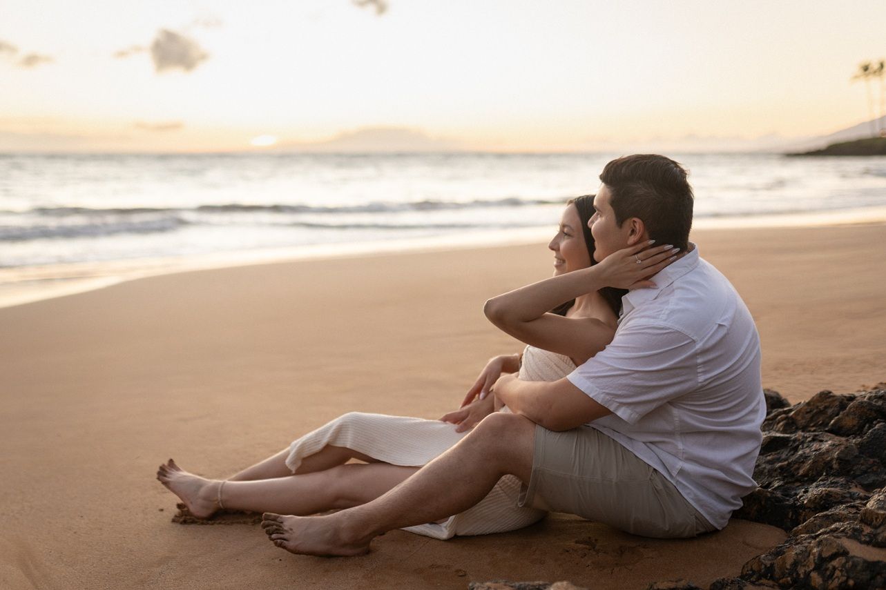 Proposal engagement couple sunset photo at Wailea Maui