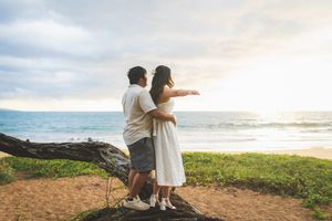 Proposal engagement couple sunset photo at Wailea Maui