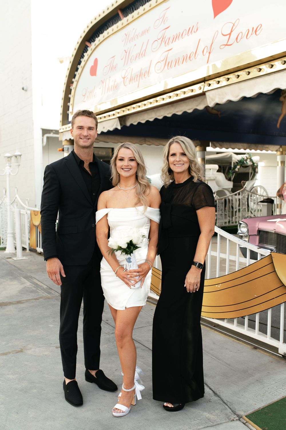 Little White chapel and Las Vegas sign wedding
