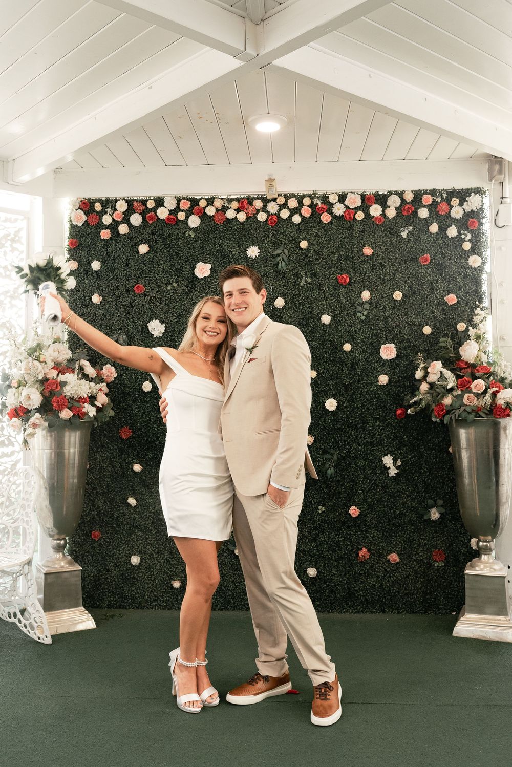 Little White chapel and Las Vegas sign wedding