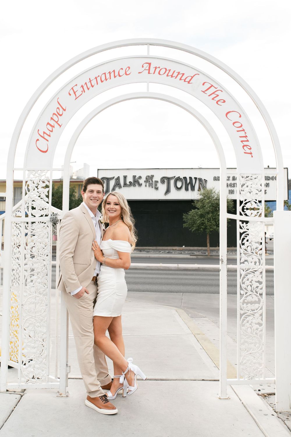 Little White chapel and Las Vegas sign wedding