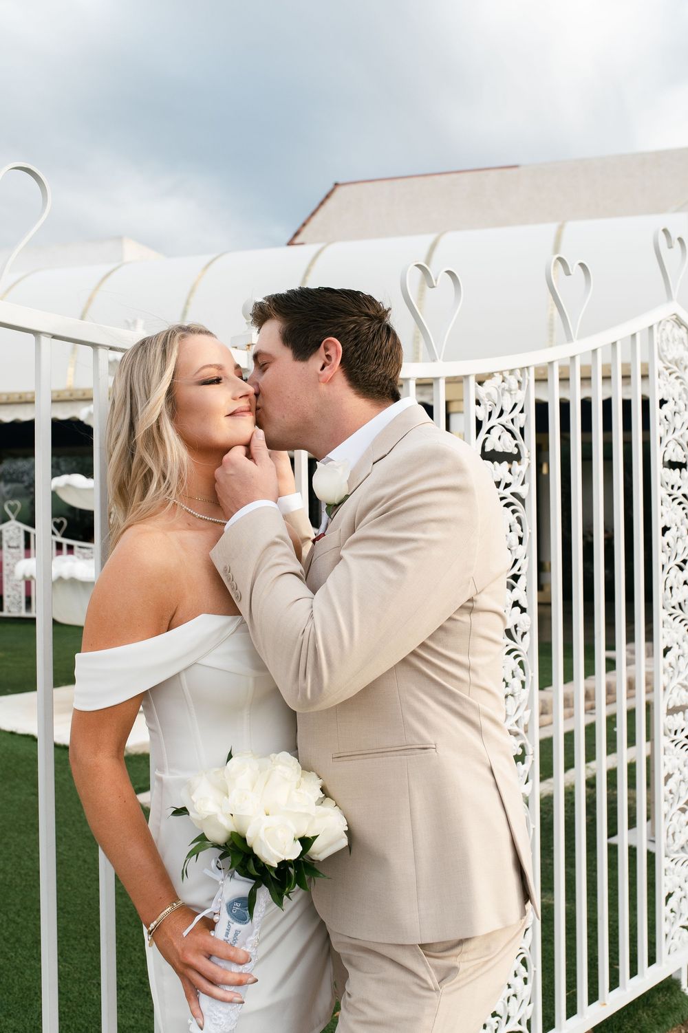 Little White chapel and Las Vegas sign wedding