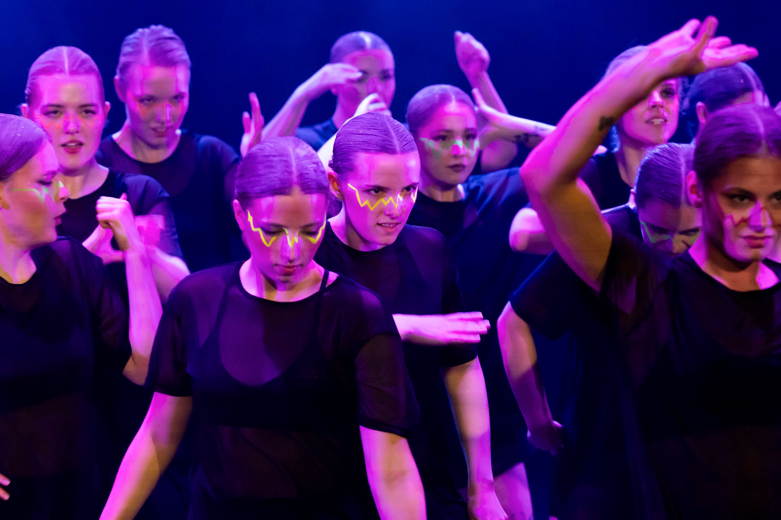 Dansdag i Karlstad på Arenan. Dansare från KAU Dansåret & Danspedagogiska året.