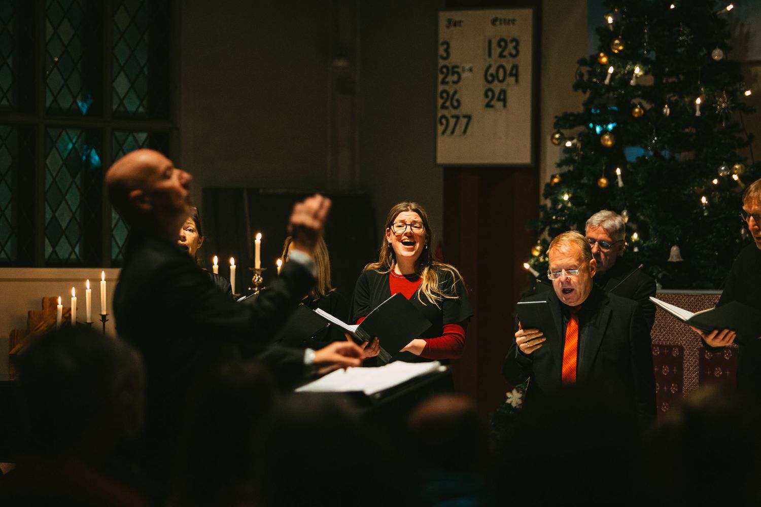 Stemningsfull julekonsert, fotografert av Sollien Media.