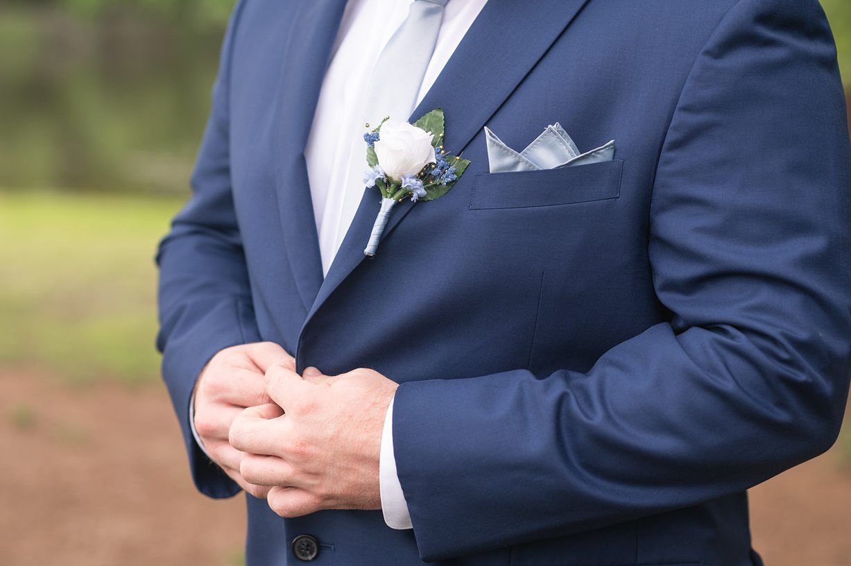 Beautiful Summer Wedding at Timber Oaks Venue by Bartlesville Photographer Kristi Bray