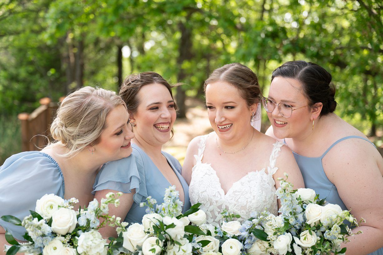 Beautiful Summer Wedding at Timber Oaks Venue by Bartlesville Photographer Kristi Bray